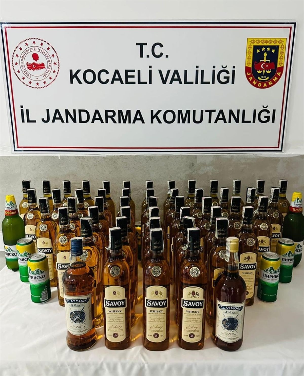 Kocaeli\'de Kaçak İçki Operasyonu: 2 Şüpheli Yakalandı