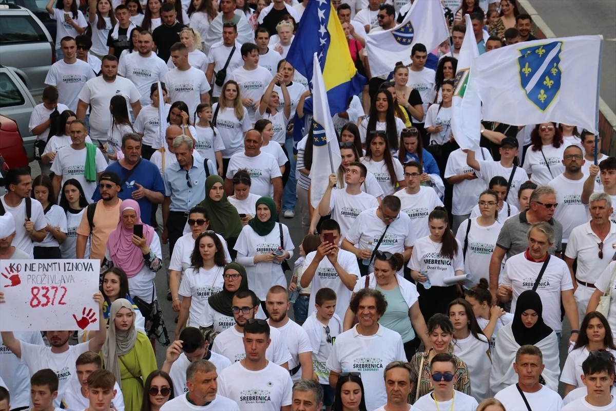 Kuzey Makedonya\'da Srebrenitsa Soykırımı\'nın 28. yılında yürüyüş düzenlendi