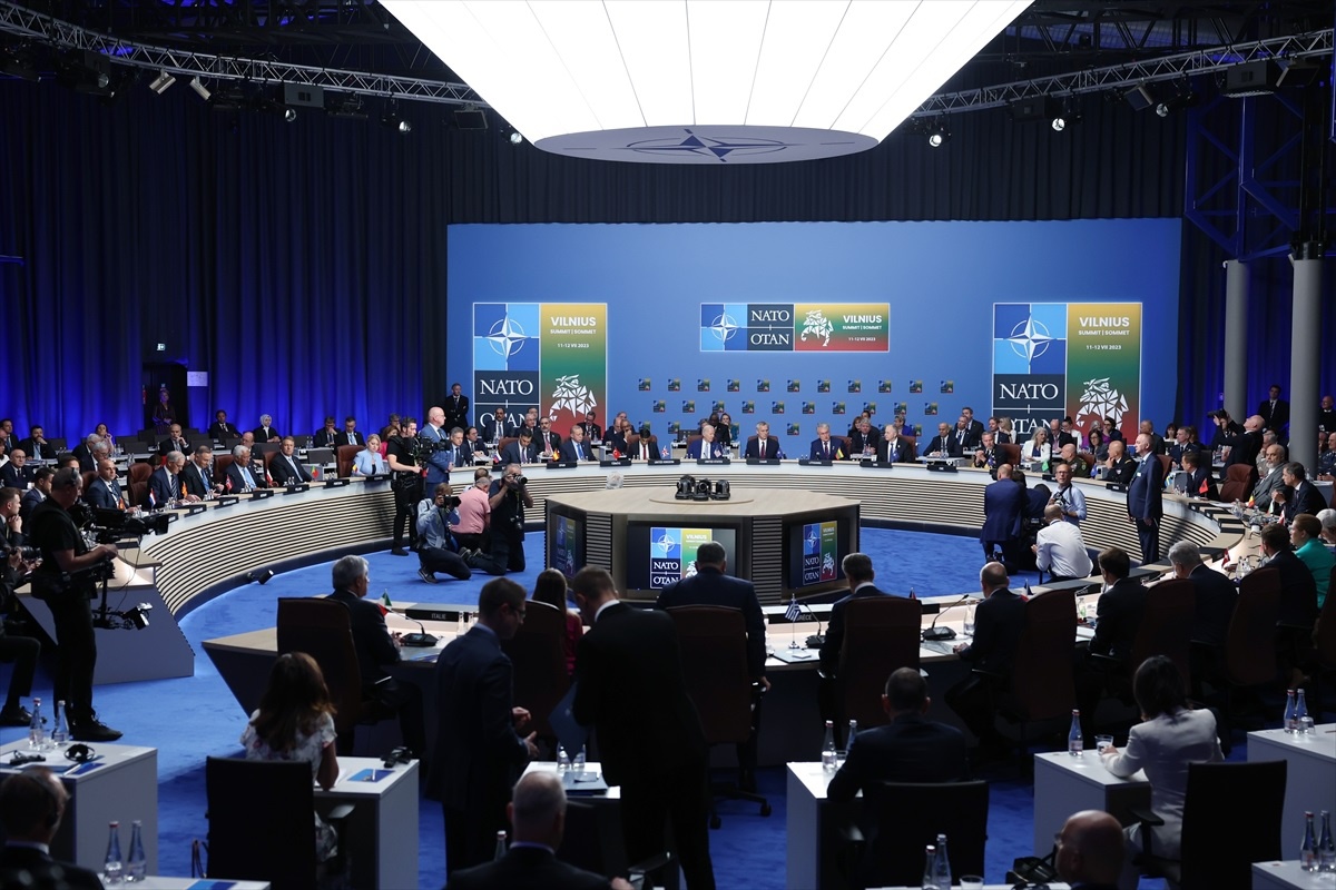 NATO Zirvesinde liderler bir araya geldi