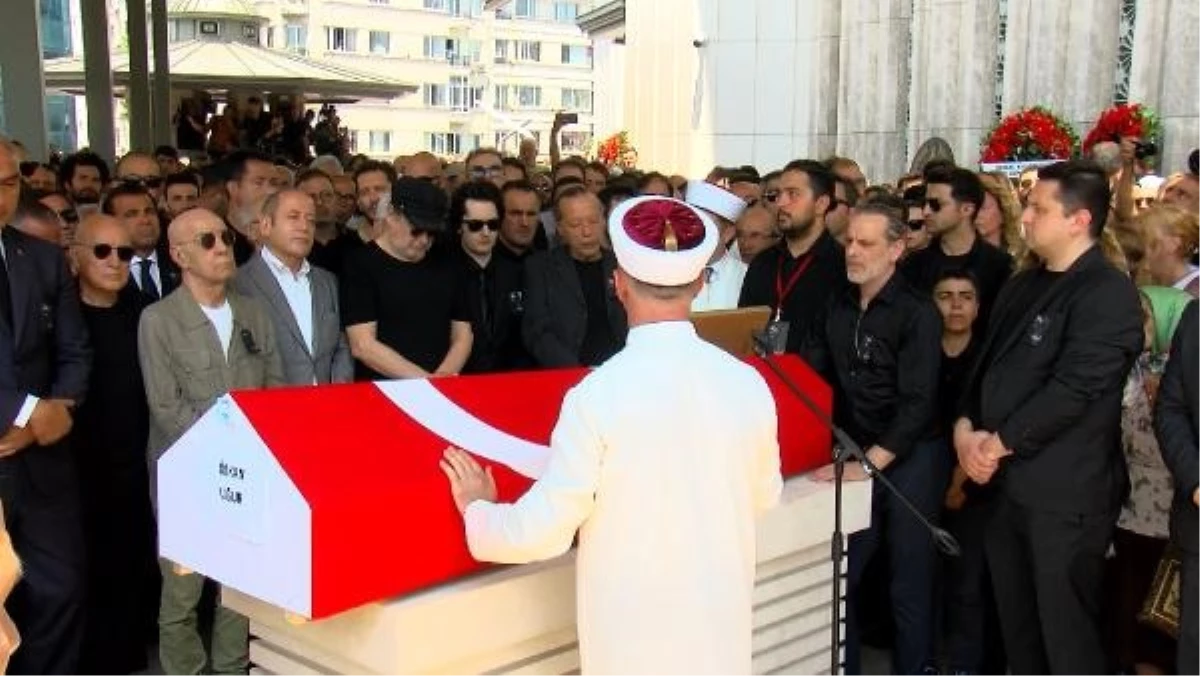 Sanatçı Özkan Uğur\'un cenazesi son yolculuğuna uğurlandı