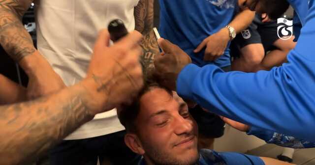 Trabzonspor'un 'Gelenek' paylaşımında genç futbolculara yapılanlara tepkiler çığ gibi: Akran zorbalığı bu Trabzonspor'un 'Gelenek' paylaşımında genç futbolculara yapılanlara tepkiler çığ gibi: Akran zorbalığı bu