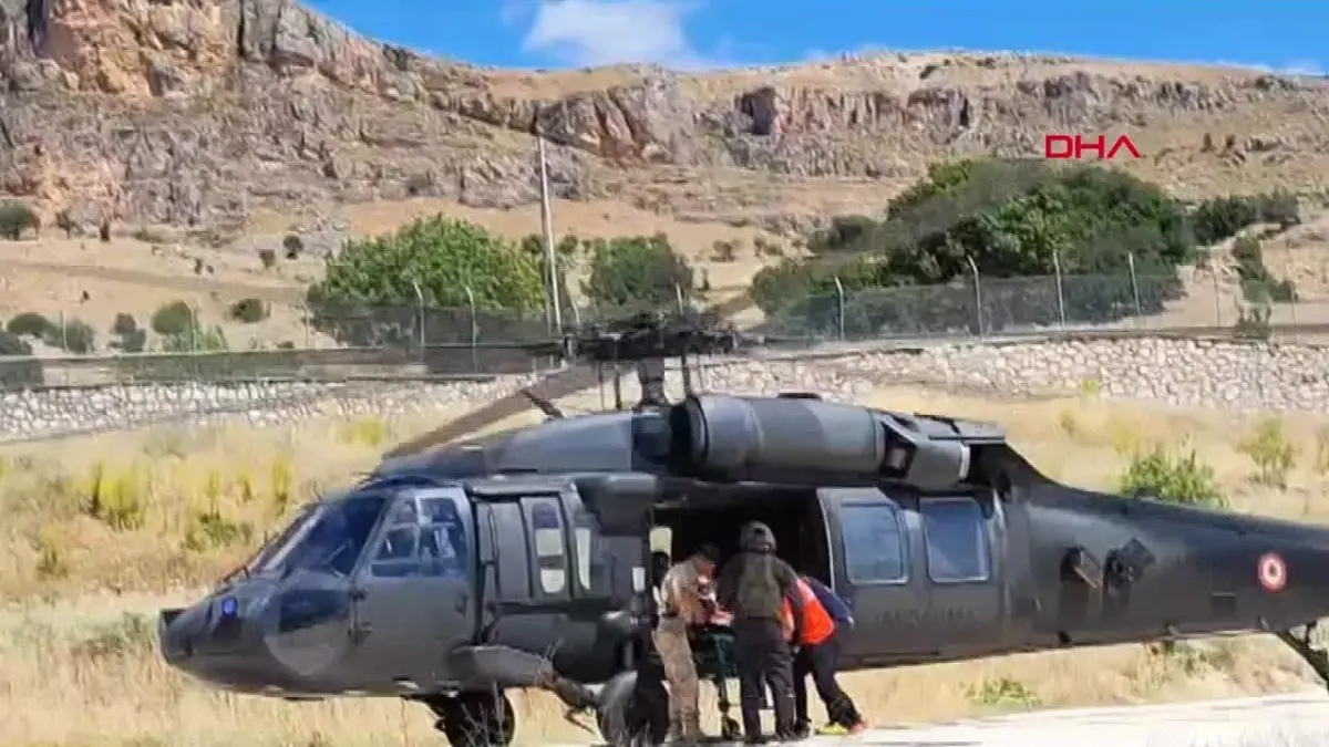 Tunceli\'de Kalp Krizi Geçiren Hastaya Askeri Helikopter İle Sevk