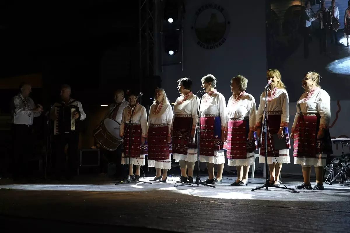 Uluslararası Ortahisar Halk Dansları ve Müzik Festivali düzenlendi