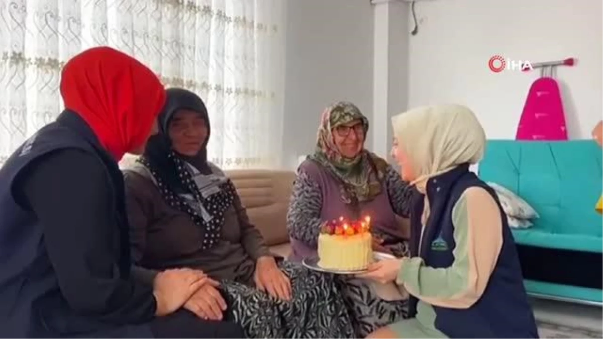 79 yaşına giren Pambuk ninenin ilk kez doğum günü kutlandı