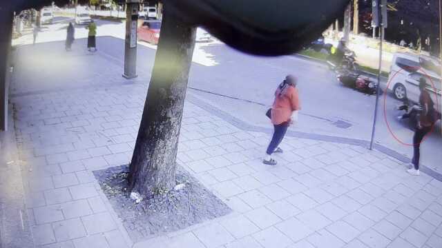 Akıllara durgunluk veren kaza! Karayolunda teknenin altında metrelerce böyle sürüklendi Akıllara durgunluk veren kaza! Karayolunda teknenin altında metrelerce böyle sürüklendi