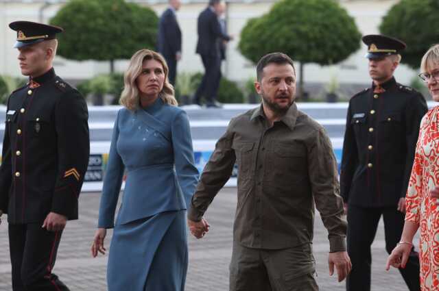 Biraz da magazin! Zelenski'nin zirvede çekilen bu karesi fena dile düştü Biraz da magazin! Zelenski'nin zirvede çekilen bu karesi fena dile düştü