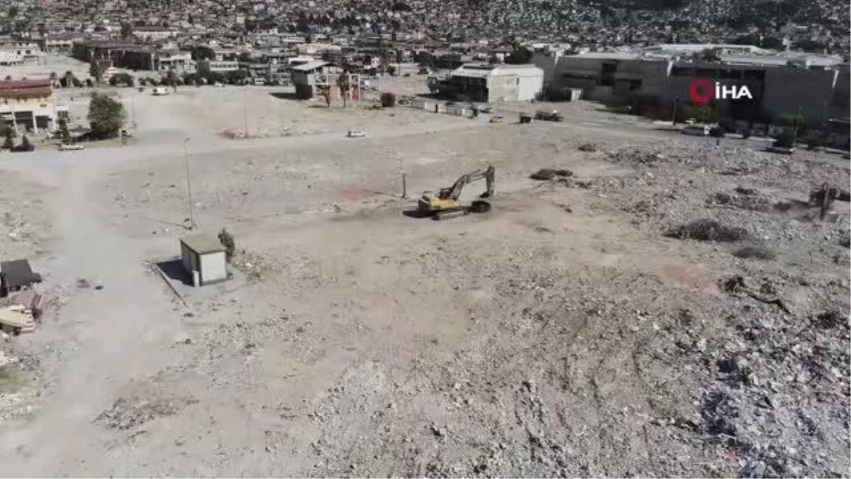 Enkaz kentte yıkımın etkisi böyle görüntülendi