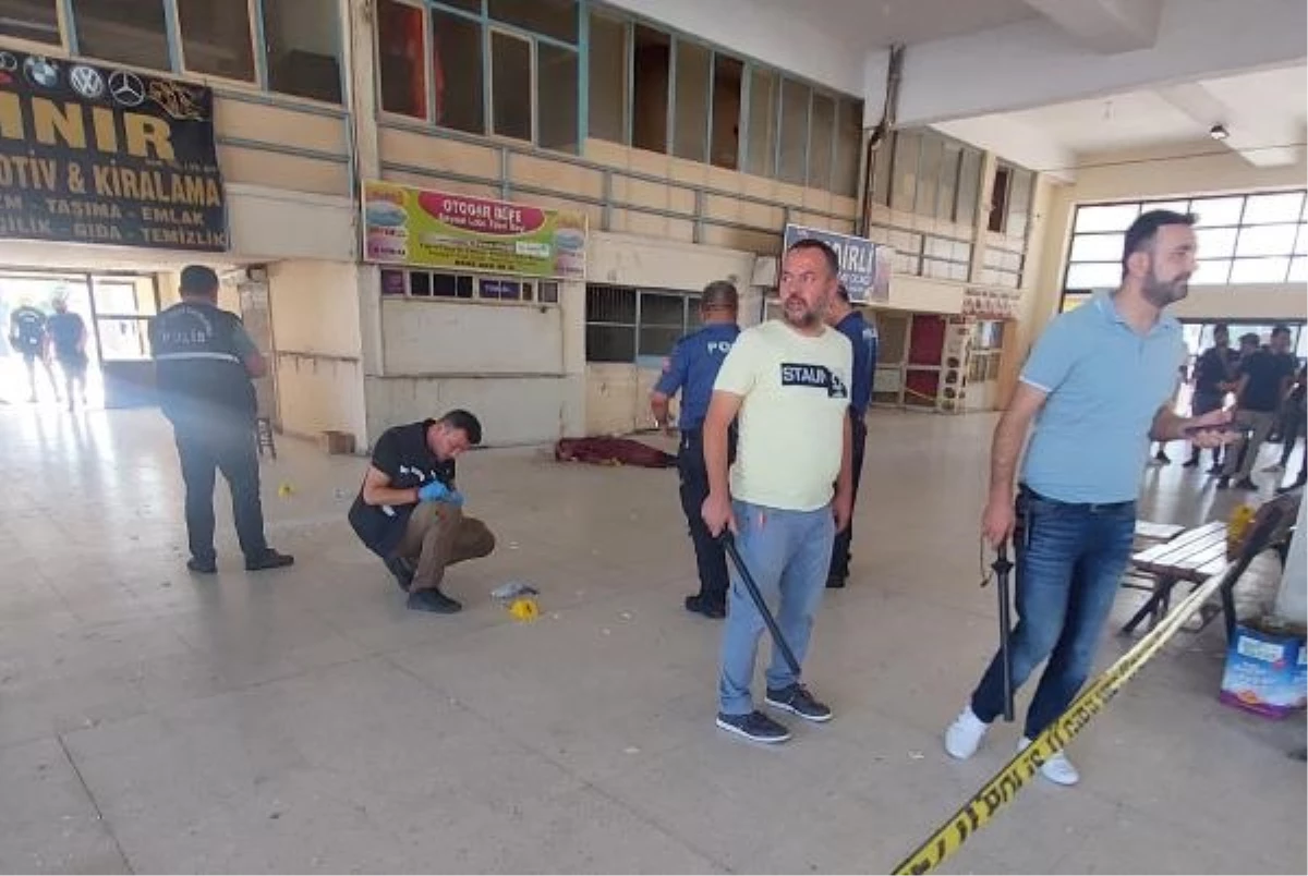 Adana\'da Değnekçilik Yapan Adam Kahvede Vurularak Öldürüldü