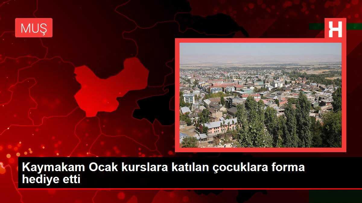 Kaymakam Ocak kurslara katılan çocuklara forma hediye etti