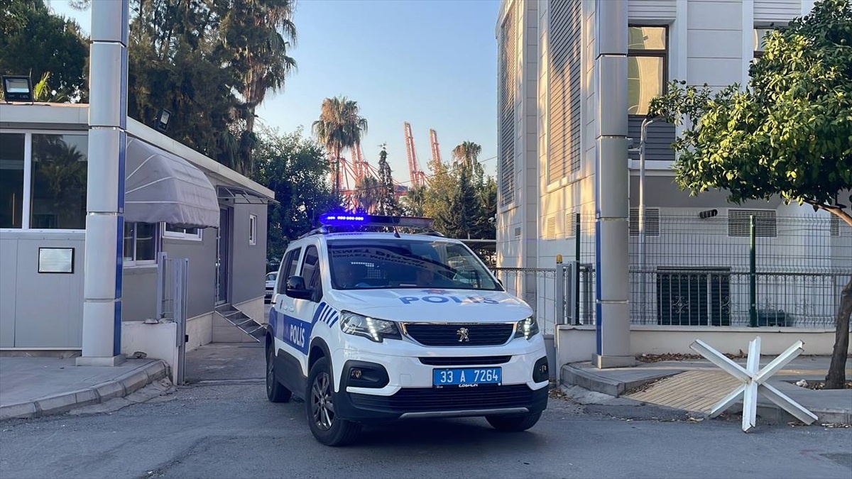 Mersin merkezli 5 ilde göçmen kaçakçılığı operasyonu