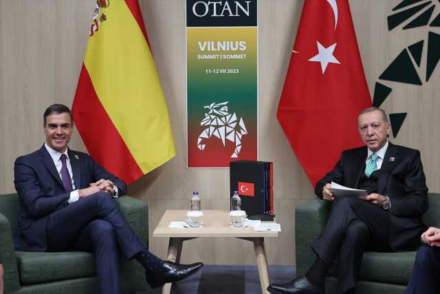 NATO Zirvesi'nde 2. gün! Cumhurbaşkanı Erdoğan liderlerle diplomatik temaslarına devam ediyor NATO Zirvesi'nde 2. gün! Cumhurbaşkanı Erdoğan liderlerle diplomatik temaslarına devam ediyor