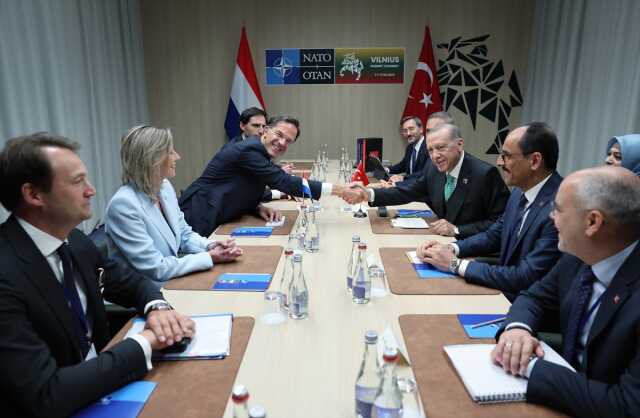 NATO Zirvesi'nde 2. gün! Cumhurbaşkanı Erdoğan liderlerle diplomatik temaslarına devam ediyor NATO Zirvesi'nde 2. gün! Cumhurbaşkanı Erdoğan liderlerle diplomatik temaslarına devam ediyor