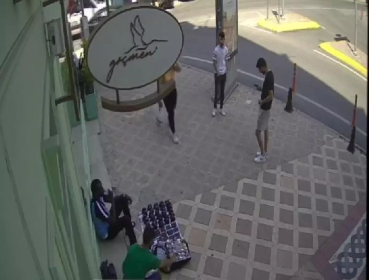 Körfez'de seyyar satıcıya hırsızlık girişimi