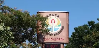 Adanalılar Sıcaktan Bunalıyor, Serinlemek İçin Parklara Akın Ediyor