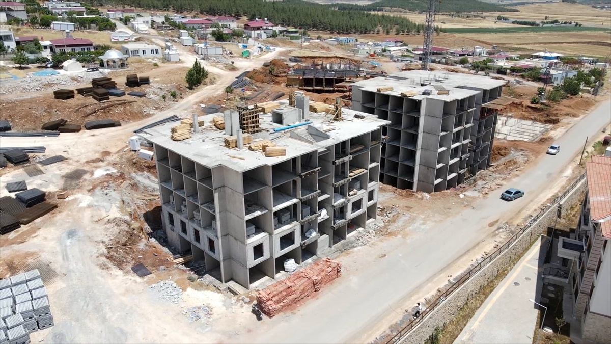 Gaziantep\'in Nurdağı ilçesinde 2 bin 909 konutun inşası devam ediyor