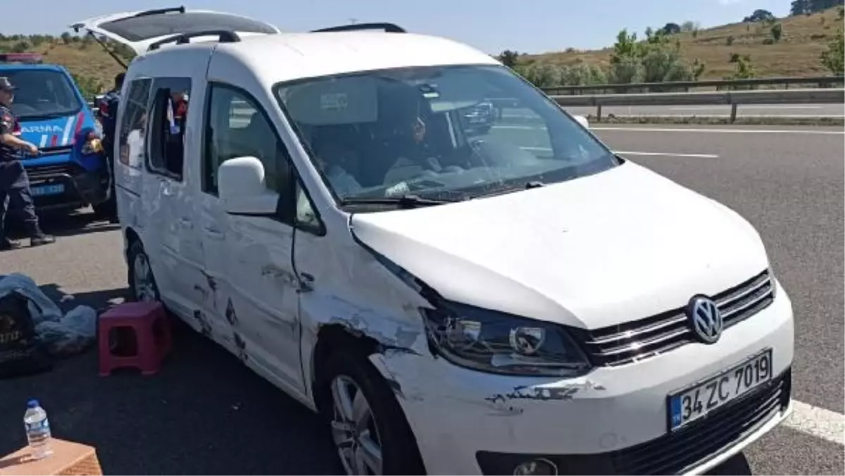 TEM Otoyolu Bolu Geçişinde Lastik Patlayan Araç Kazaya Neden Oldu