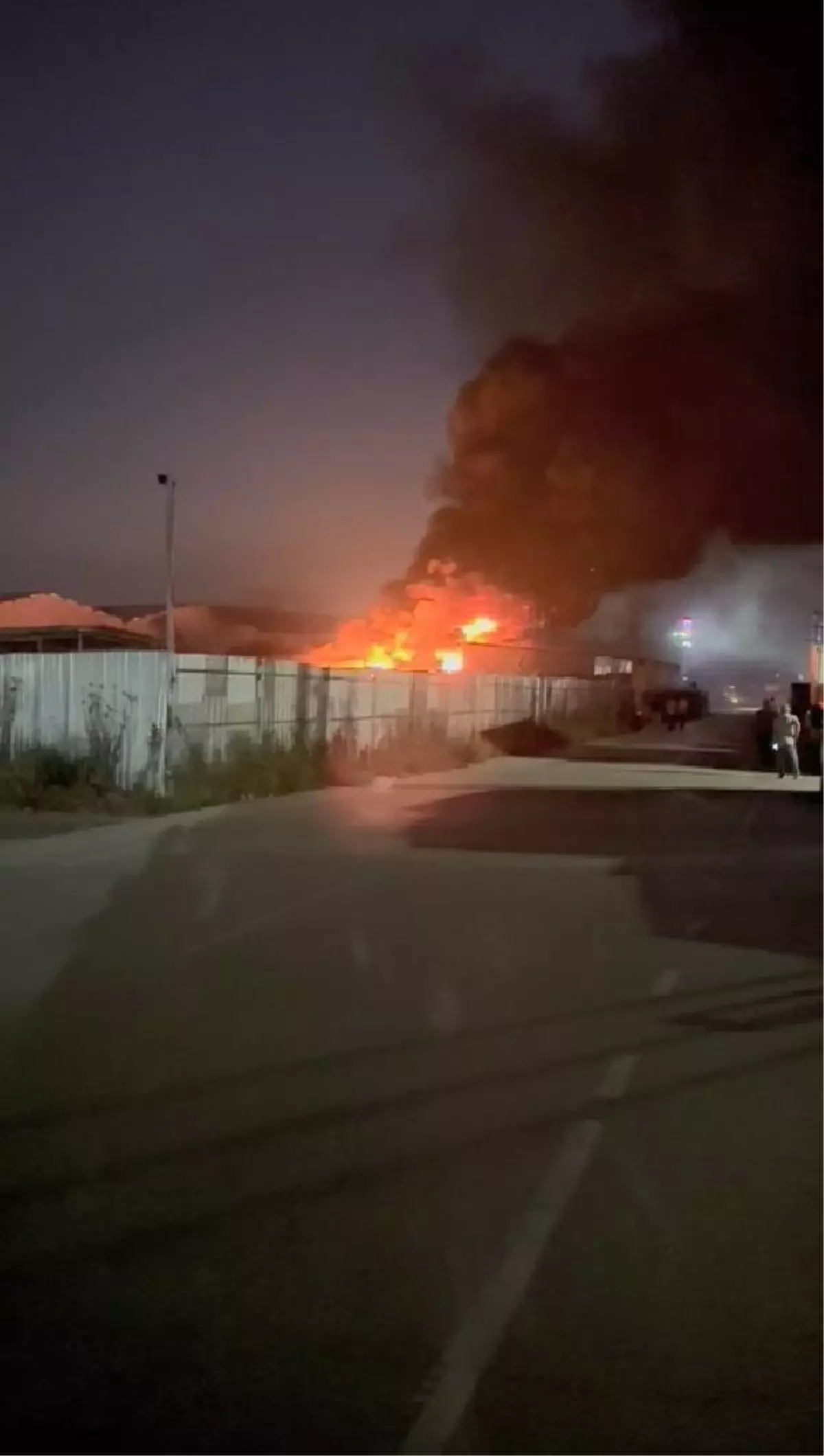 Bursa'da Plastik Boru Fabrikasında Yangın