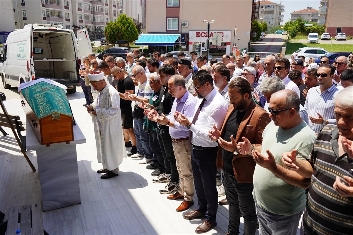 Edirne\'de Düşerek Hayatını Kaybeden Avukat İçin Cenaze Töreni Düzenlendi