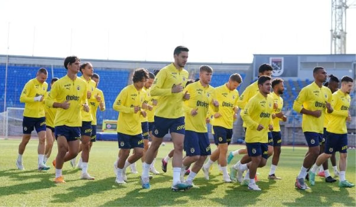 Fenerbahçe, Rusya\'da yeni sezon hazırlıklarına devam ediyor