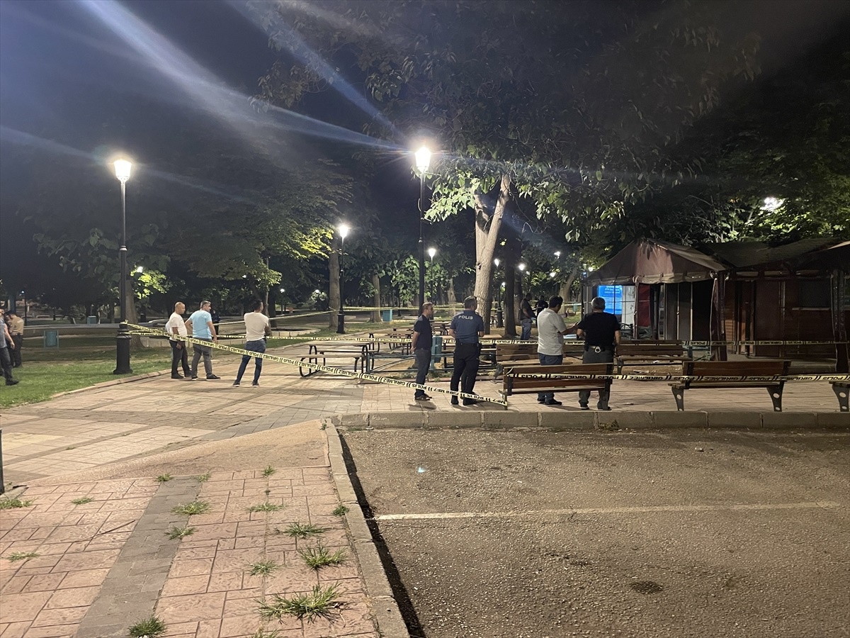 Gaziantep\'te Bekçilere Bıçaklı Saldırı: 2 Yaralı