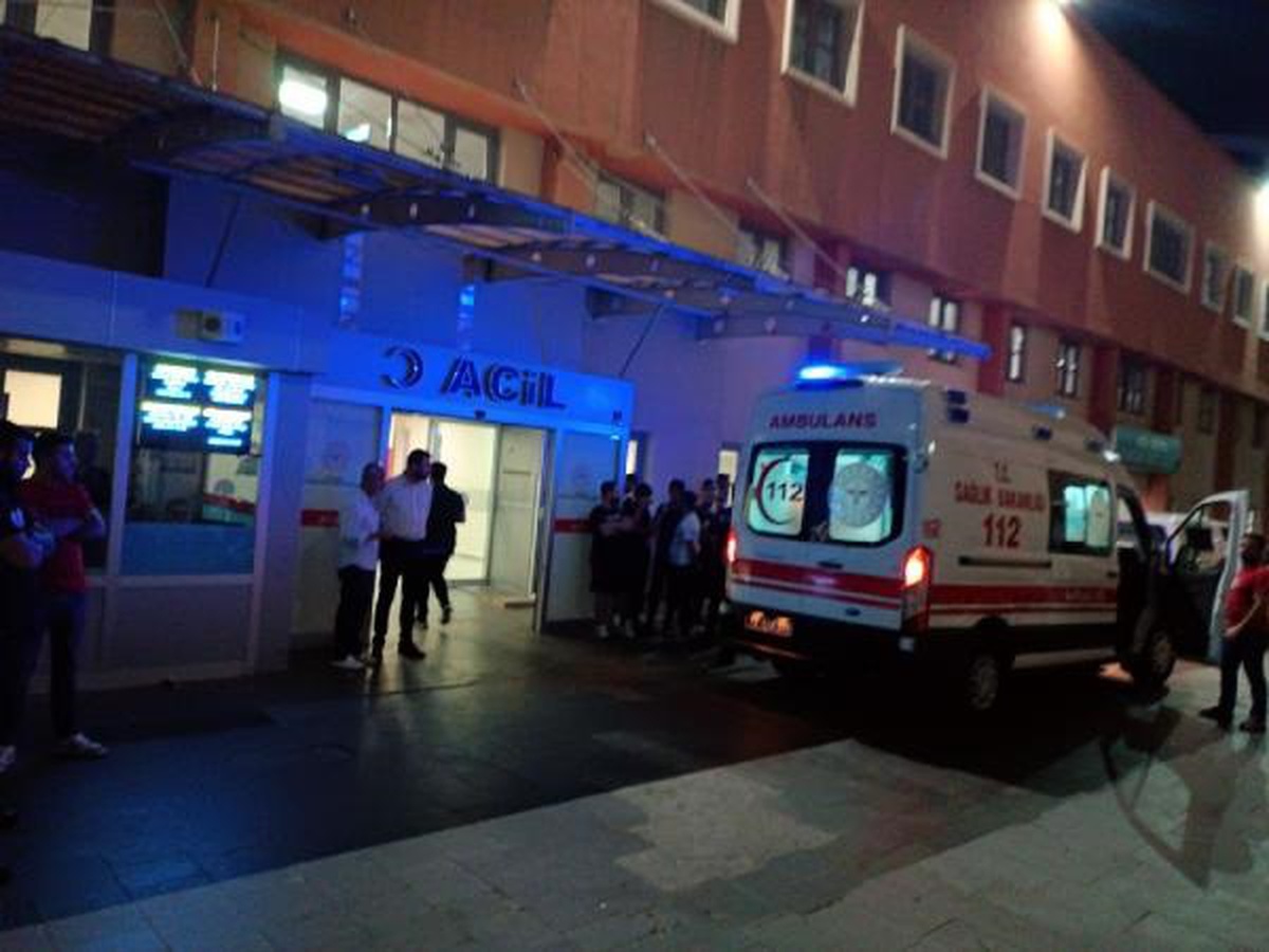 Batman\'da Yunus Polislerinin Motosikleti Otomobille Çarpıştı: 2 Polis Yaralandı