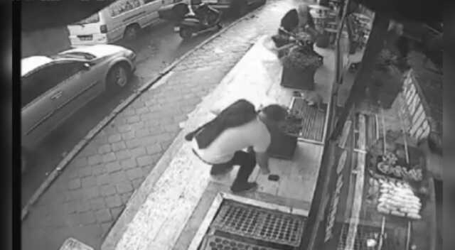 Kayıp cüzdanı 'Karakola götüreceğim' diyen şahıs ortadan kayboldu! O anlar kamerada
