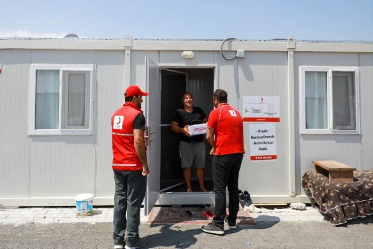 Kızılay, depremden etkilenen ailelere kurban payı dağıttı