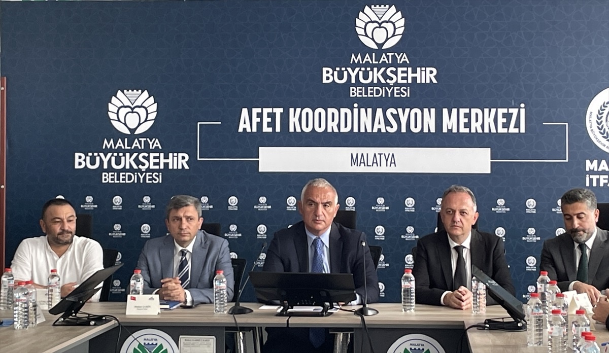 Kültür ve Turizm Bakanı Malatya\'da Deprem Sonrası İncelemelerde Bulundu