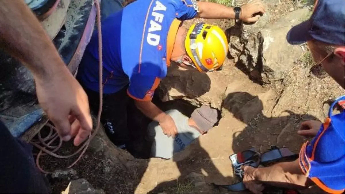 İznik'te define arayan kaçak kazıcılar suçüstü yakalandı