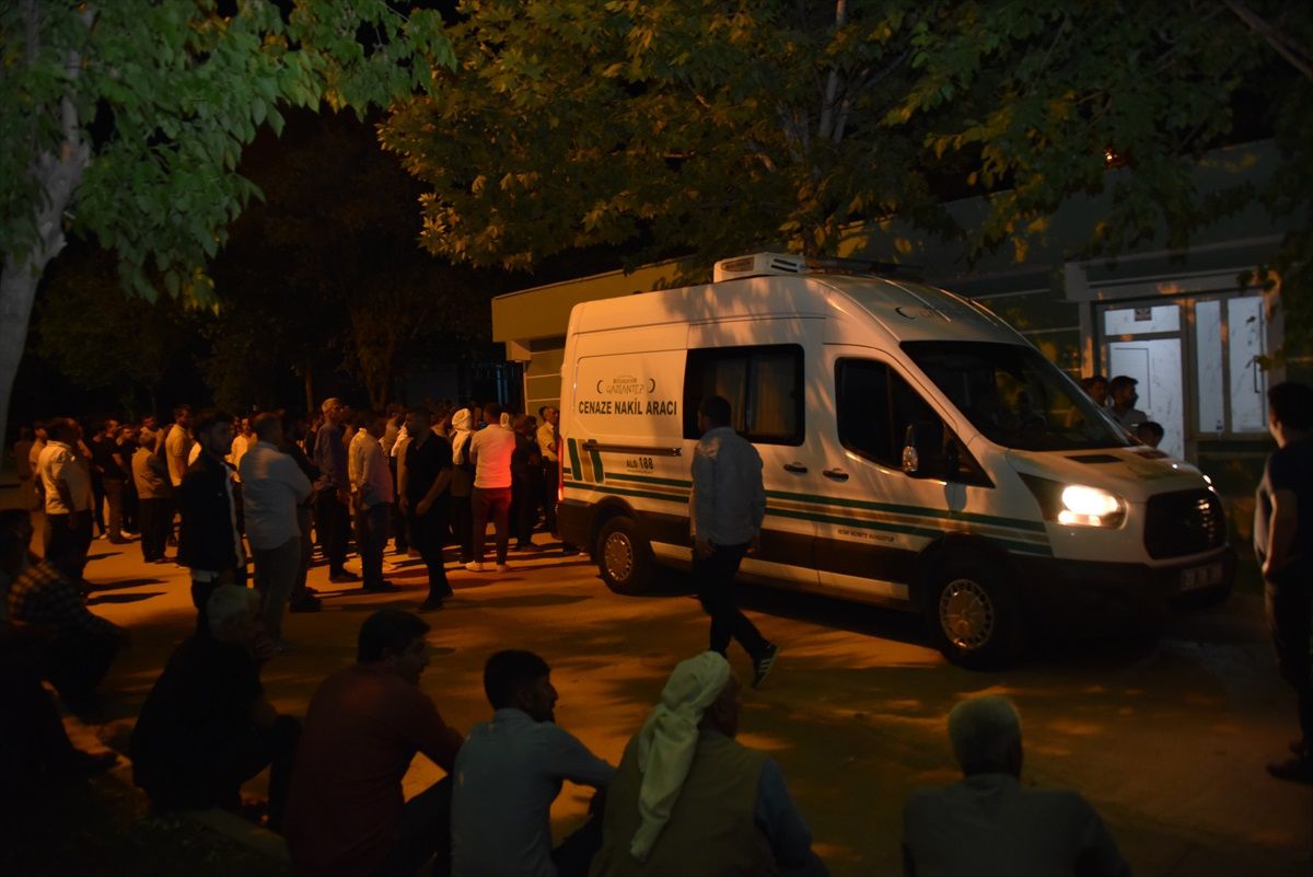 Kuduz Şüphesiyle Tedavi Gören Kişi Toprağa Verildi