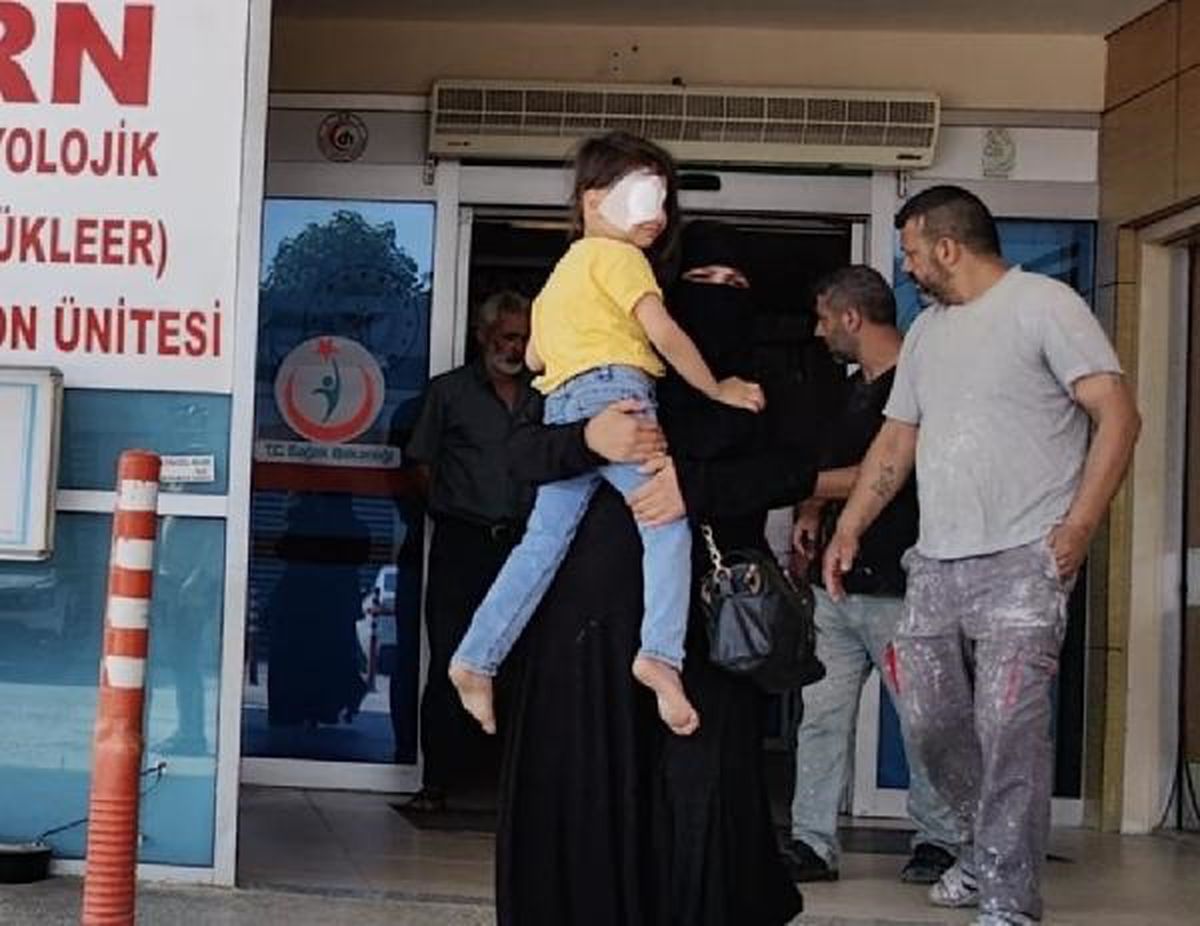 İnegöl\'de 4 yaşındaki çocuğun gözüne meyve bıçağı battı