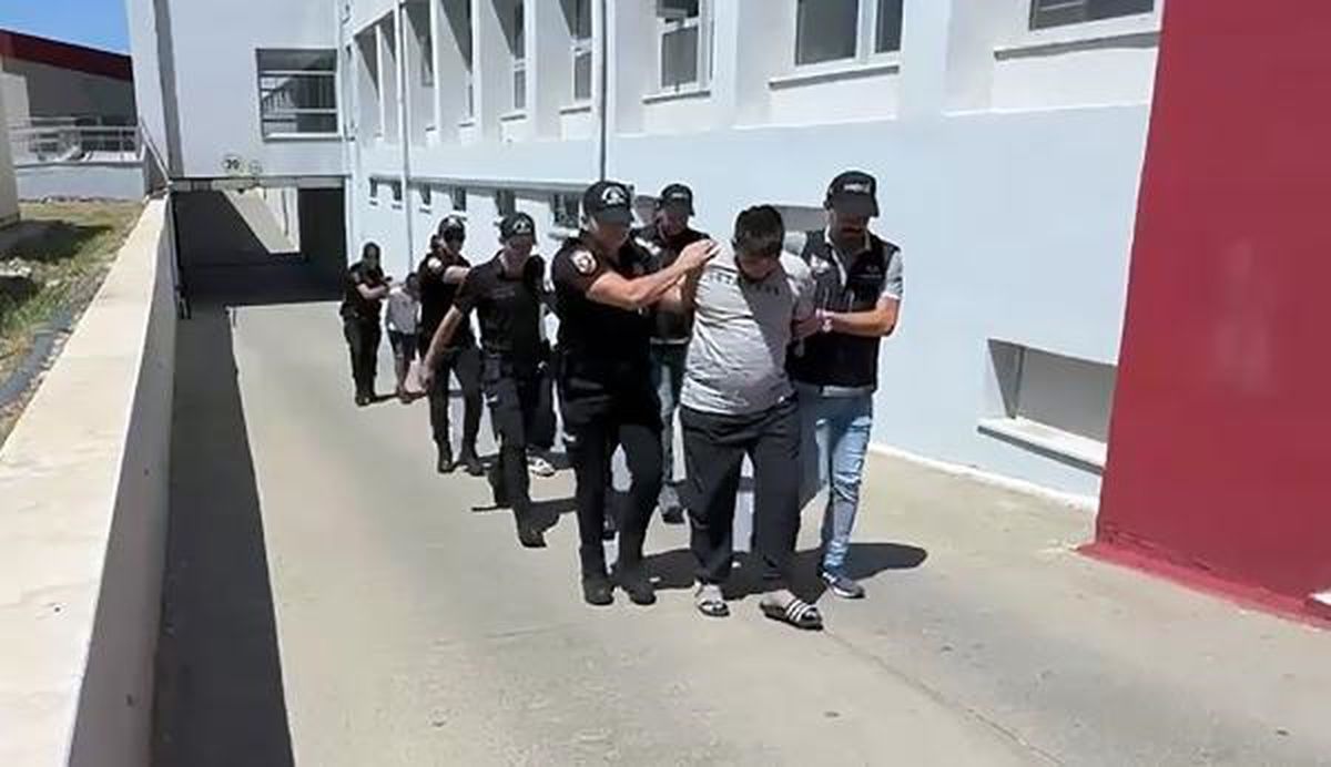 Adana\'da Uyuşturucu Operasyonu: 2 Şüpheli Tutuklandı