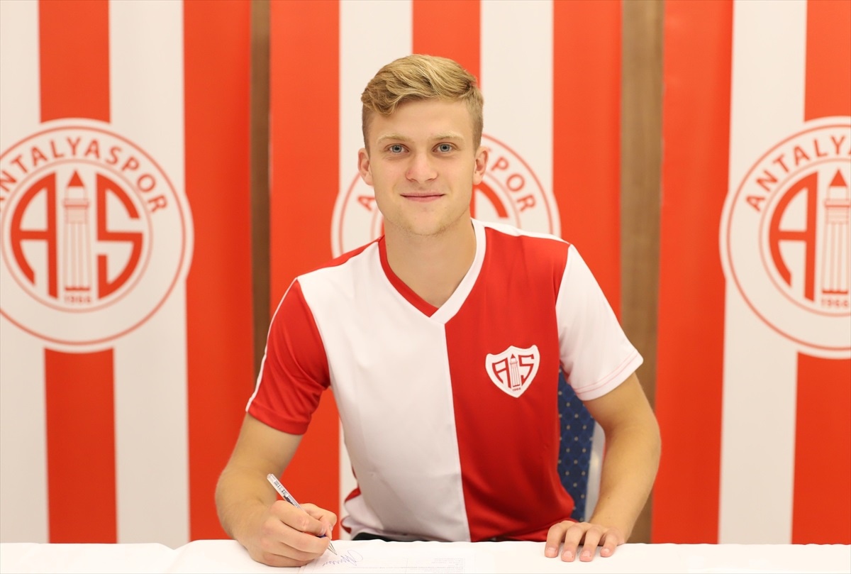 Fraport TAV Antalyaspor, Jakub Kaluzinski ile sözleşme imzaladı