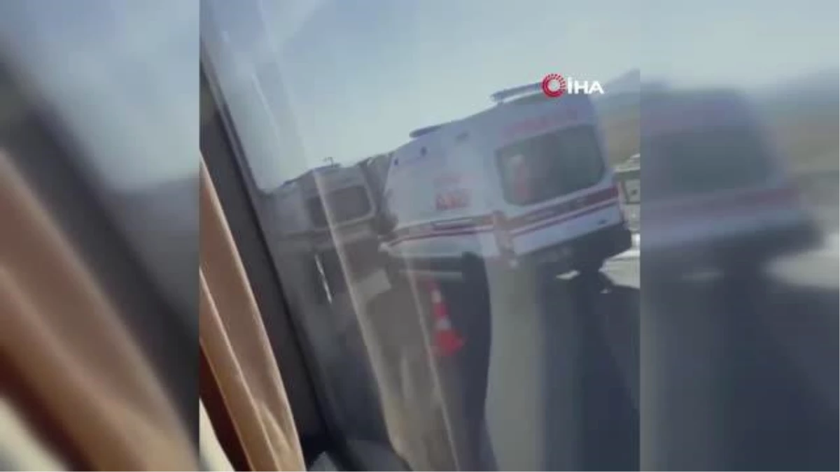 Başkentte kamyon otobüse çarptı: 12 yaralı