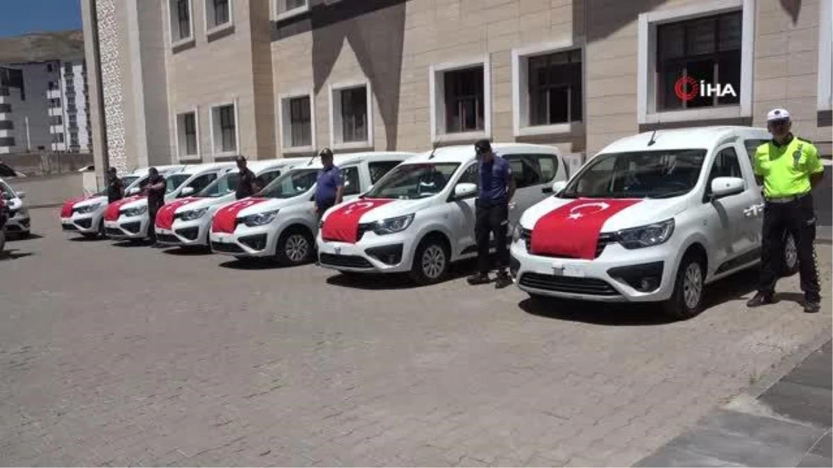 Bitlis Emniyet Müdürlüğü\'ne 20 araç bağışlandı