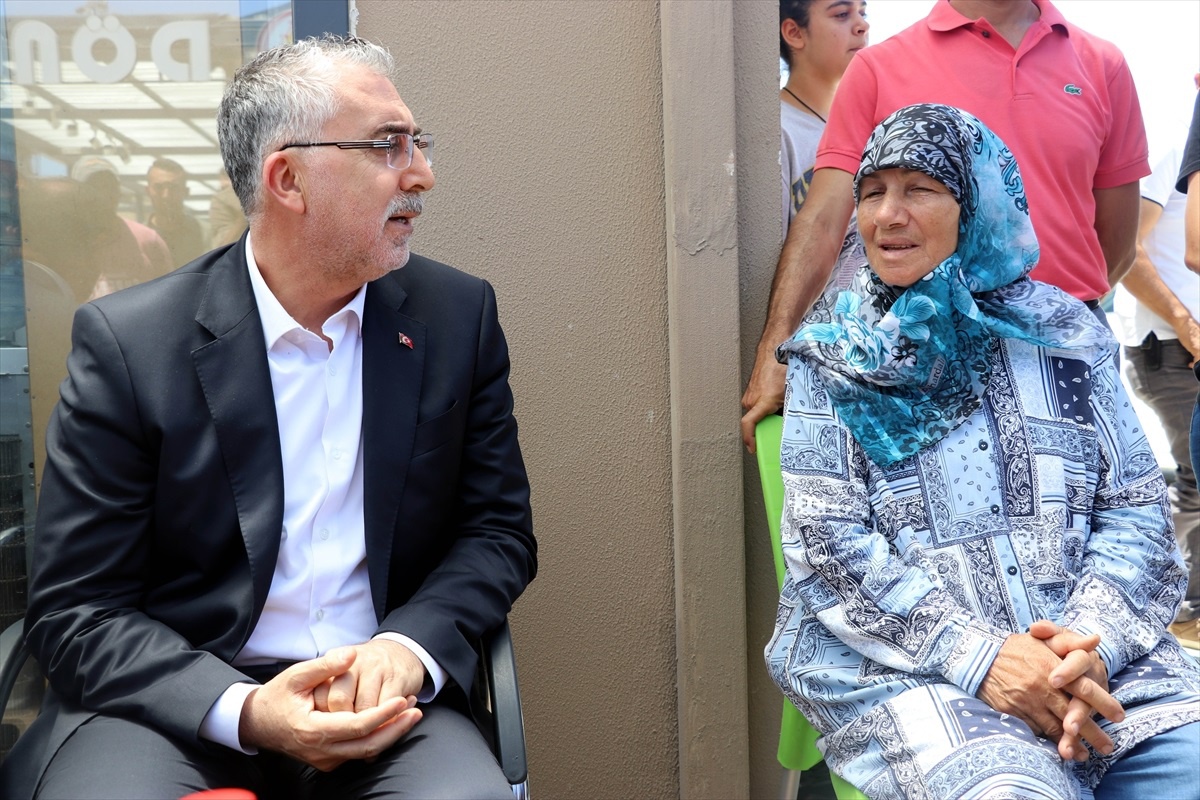 Çalışma ve Sosyal Güvenlik Bakanı Hatay\'da ziyaretler gerçekleştirdi