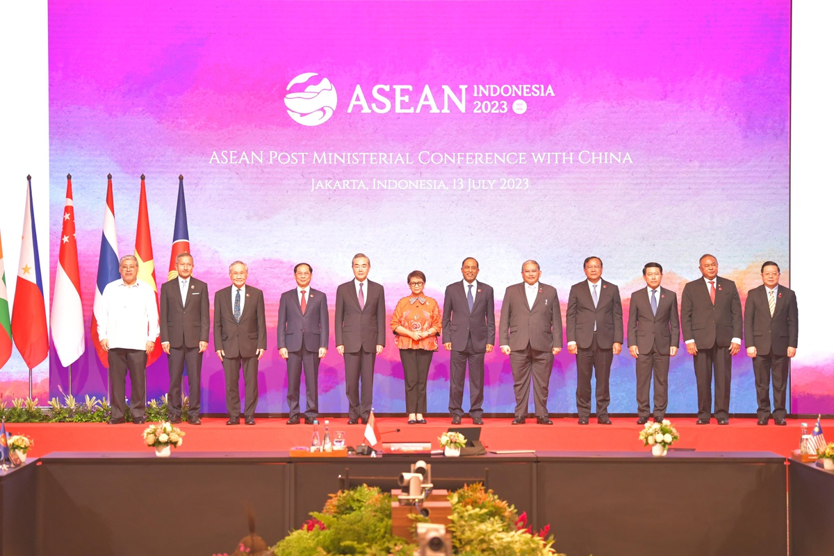 Çinli Üst Düzey Diplomat, Asean-Çin Dışişleri Bakanları Toplantısı\'na Katıldı