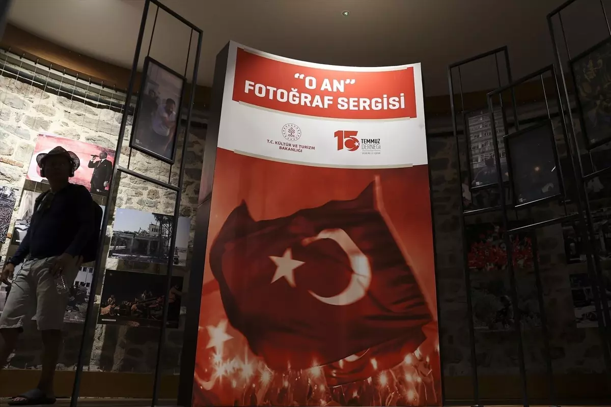 15 Temmuz Derneği tarafından düzenlenen \'O An\' fotoğraf sergisi ziyarete açıldı