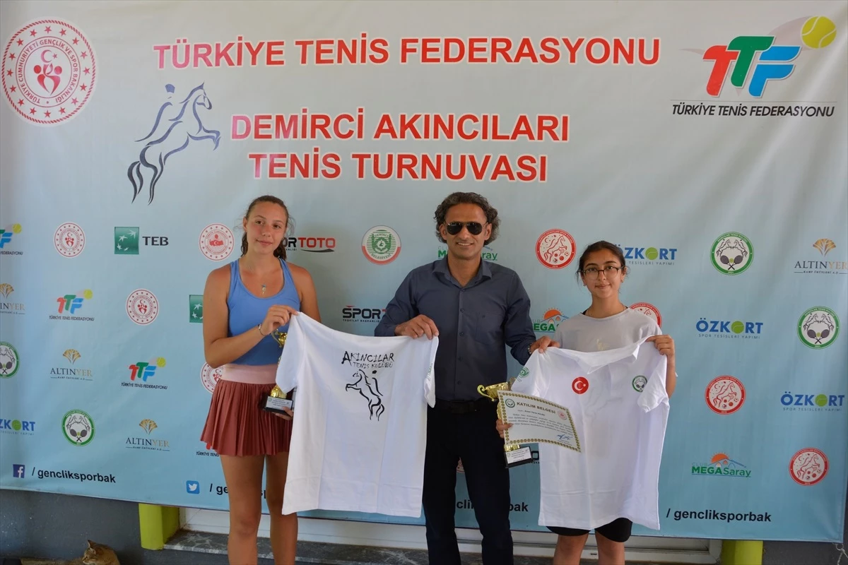 Demirci Akıncıları Büyükler Tenis Yaz Kupası Türkiye Serisi Sonuçlandı