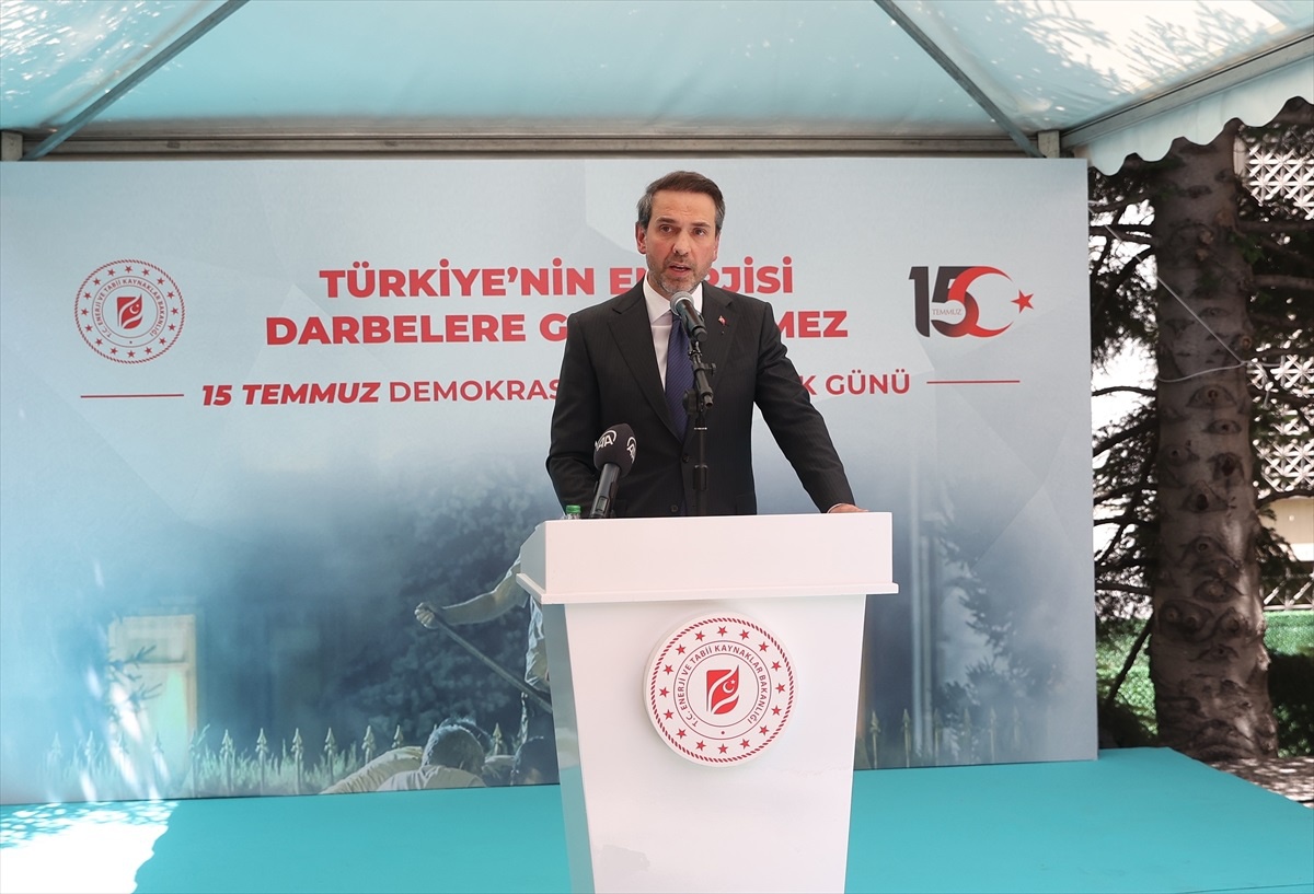 Enerji ve Tabii Kaynaklar Bakanı: 15 Temmuz\'da Vatanımızı Hainlere Teslim Etmedik