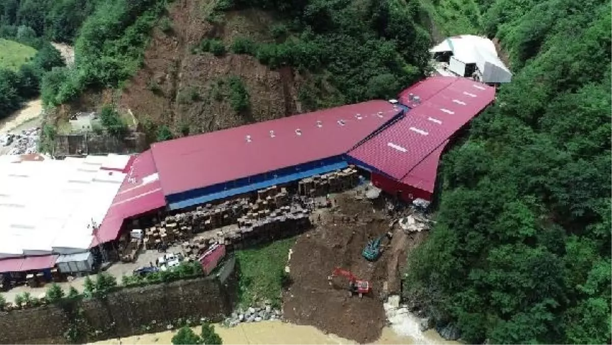 Giresun'da Su Fabrikasında Menfez Çökmesi: 1 Ölü, 2 Yaralı