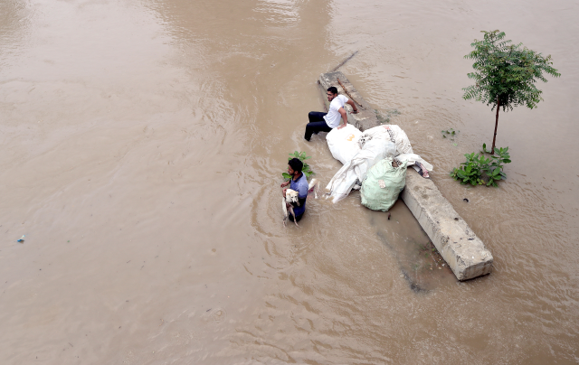Hindistan'da sel felaketinde can kaybı 100'ü aştı