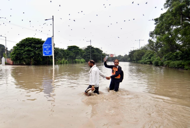 Hindistan'ın Başkenti Yeni Delhi Sular Altında Kaldı