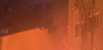 Kağıthane'de Metruk Binada Yangın Çıktı