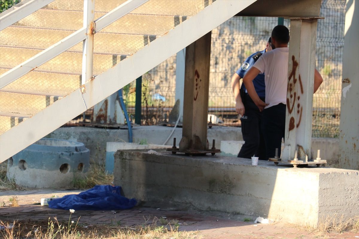 Karabük\'te Ölü Doğan Bebeğin Cesedini Merdiven Altına Bırakan Anne Gözaltına Alındı