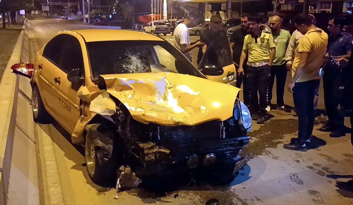 Kırıkkale\'de Otomobil Çarpışması: 4 Yaralı
