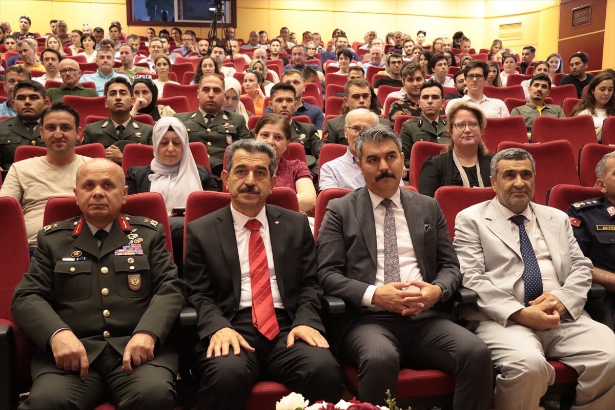 Kırklareli Üniversitesi\'nde 15 Temmuz konferansı düzenlendi
