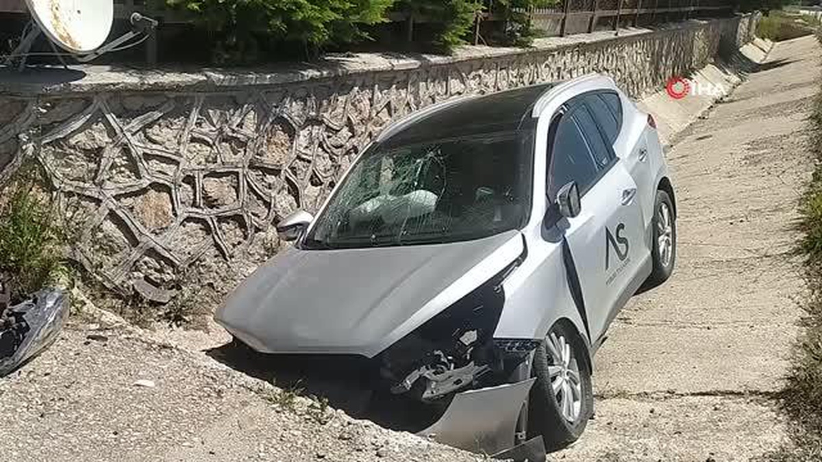 Kontrolden çıkan otomobil sulama kanalına düştü: 2 yaralı