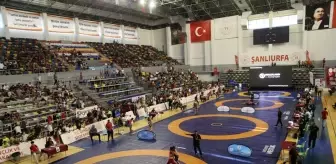 Şanlıurfa'da Seyit Hışırlı U-11-U13 Grekoromen Güreş Türkiye Şampiyonası başladı