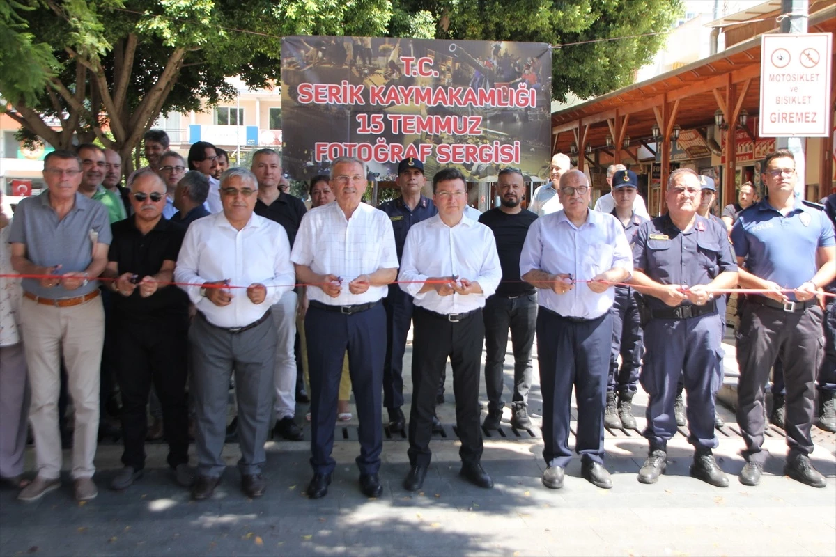 Serik\'te 15 Temmuz Demokrasi ve Milli Birlik Günü Fotoğraf Sergisi Açıldı